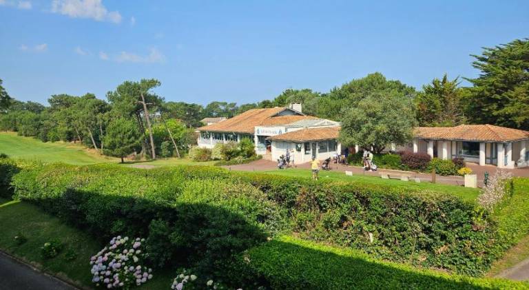 Charming serviced apartment with private pool & terrace | Beach nearby | Dogs allowed — photo 4