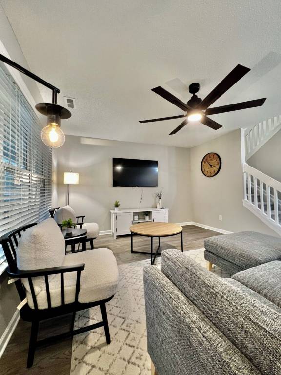 Condo Harwood Lane