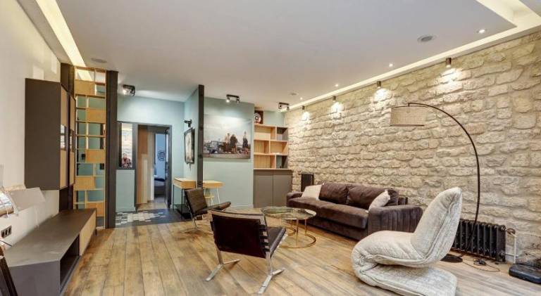 Holiday apartment with terrace in Pantin