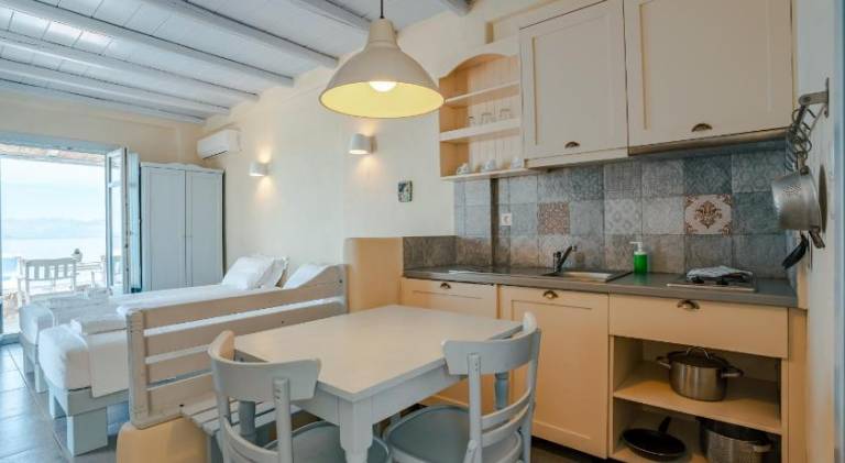 Serviced apartment with garden, patio & jacuzzi — photo 4