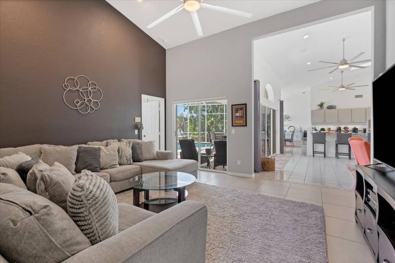 Punta Gorda Isles 3-Bedroom Private Pool Home on Canal with Dock — photo 5