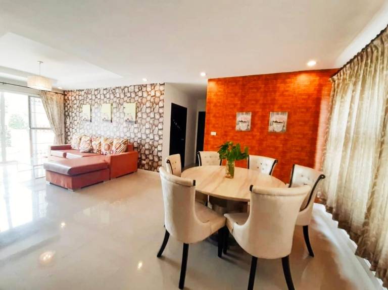 House with barbeque, terrace & private pool | Perfect for remote work | Dogs allowed — photo 4