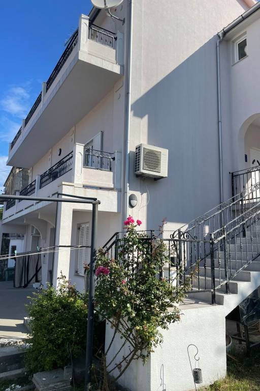 Pleasant apartment with yard, barbeque & terrace | Close to the beach | Dogs allowed — photo 3
