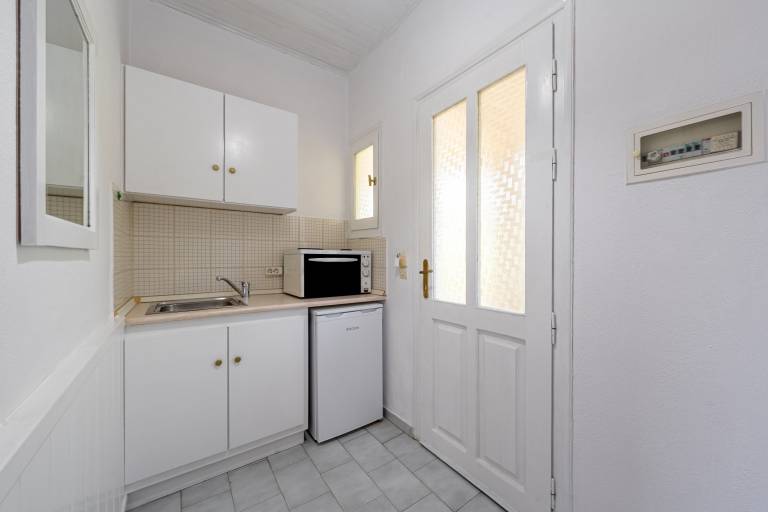 Apartment 'Alexandros Studios 2' with Shared Pool, Wi-Fi and Air Conditioning — photo 3