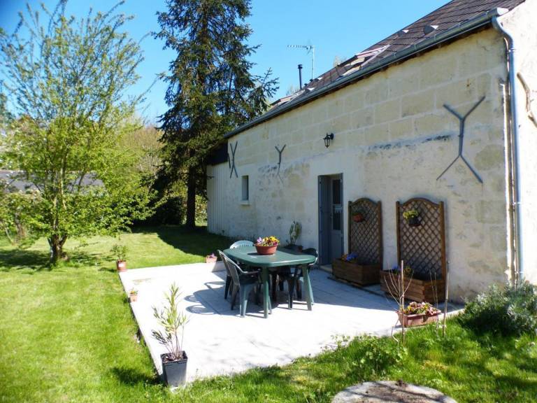 Cottage with BBQ & yard — photo 5