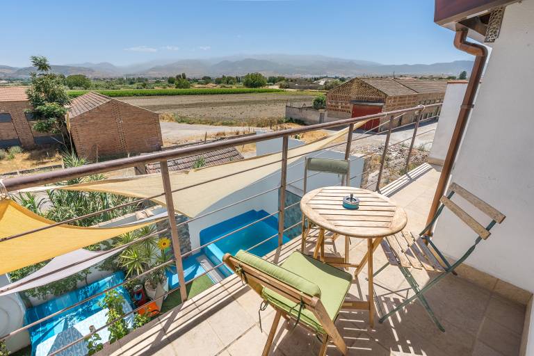 Holiday apartment with heated pool, garden & patio | Mountain view — photo 2