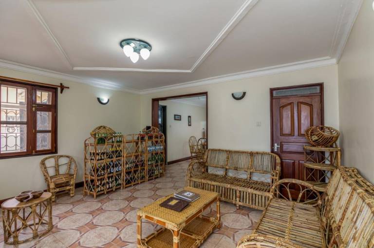 Gorilla Neighbour Guest House — photo 4
