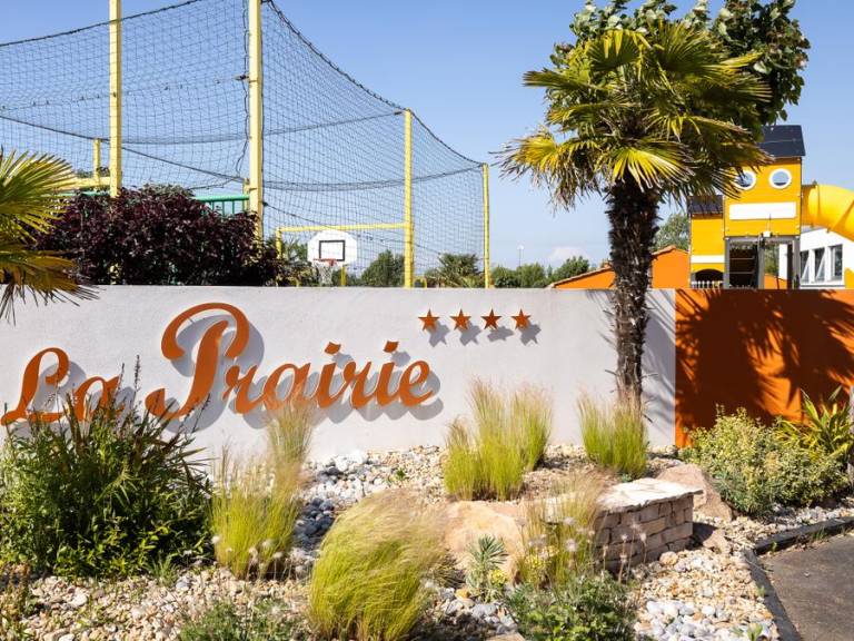 Children-friendly mobile home with terrace & heated pool | Next to the beach | Pet-friendly — photo 2