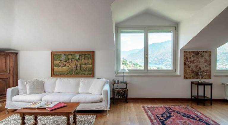 I D'A Charming Penthouse - LAKE VIEW- Como- House-130 mt-2 double bedrooms and 2 double bathrooms a in Brunate