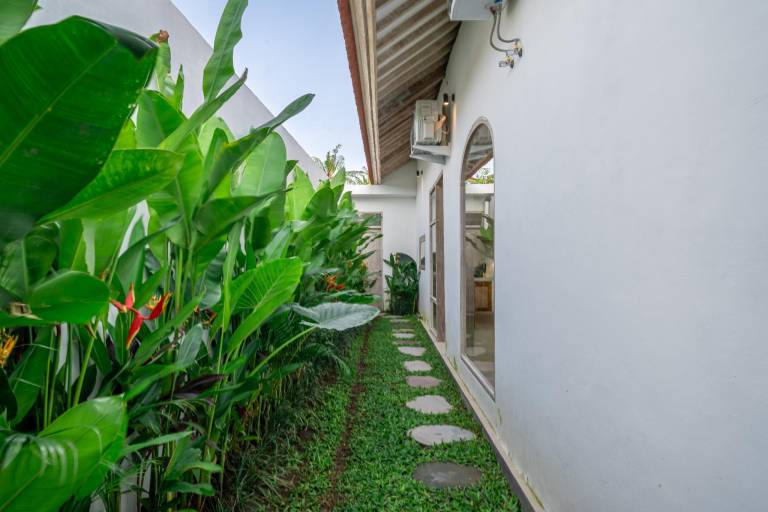 Family-friendly pleasant villa with terrace, garden & BBQ | Good for workation | Pet-friendly — photo 5