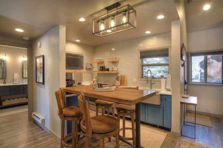 Family-oriented nice vacation home with jacuzzi, BBQ & fast internet | Pets allowed — photo 3