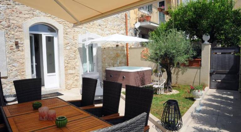 Villa with jacuzzi in Taormina