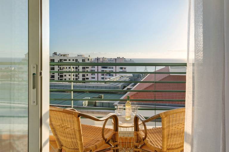 Holiday Apartment Oliveira Atlantic View with Sea View, Wi-Fi & Balcony — photo 3