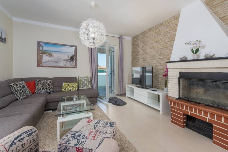 Fully equipped villa with garden, patio & private pool | Dogs allowed — photo 3
