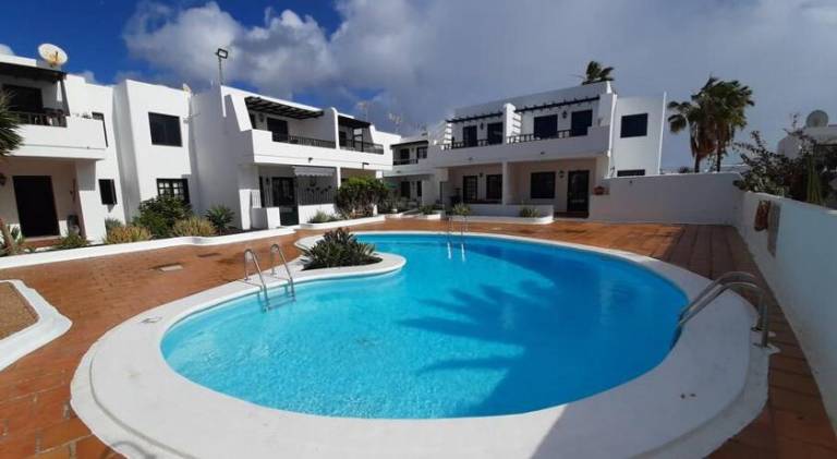 Holiday apartment with yard, private pool & patio — photo 2
