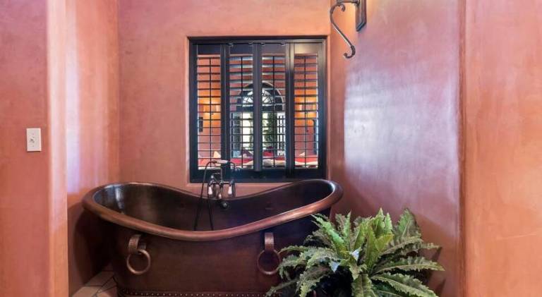 Villa with hot tub — photo 5