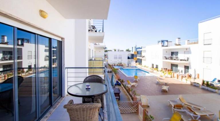 Holiday apartment with pool — photo 4