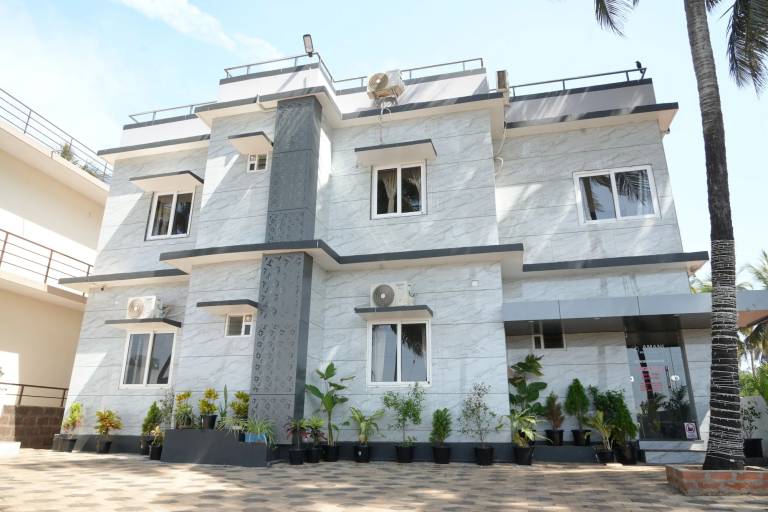 Private room Murdeshwar