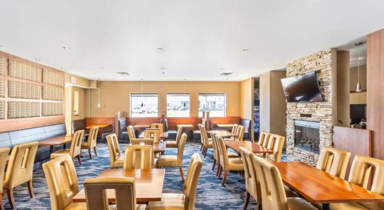 Quality Inn & Suites — photo 4