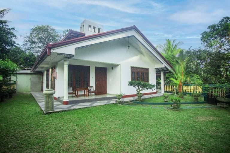 Villa with pool, BBQ & garden | Perfect for remote work — photo 5