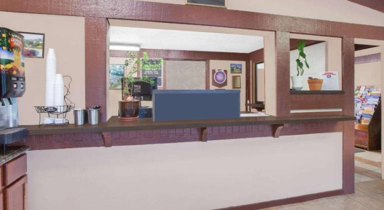 Knights Inn - Battle Creek MI — photo 4