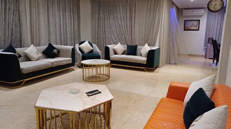 Fully equipped villa with yard & pool | Perfect for remote work | Pet-friendly — photo 2