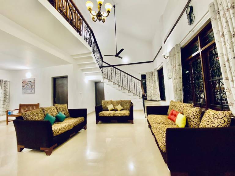 Villa with pool, barbeque & yard | Pets are welcome — photo 4
