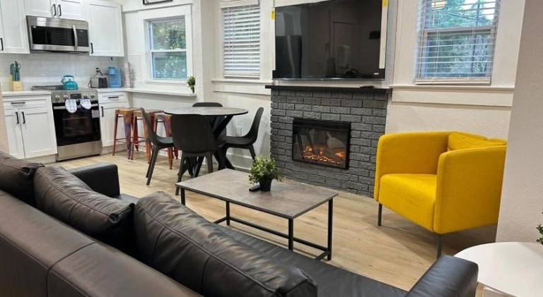 Charming holiday apartment | Pet-friendly in St. Petersburg, FL