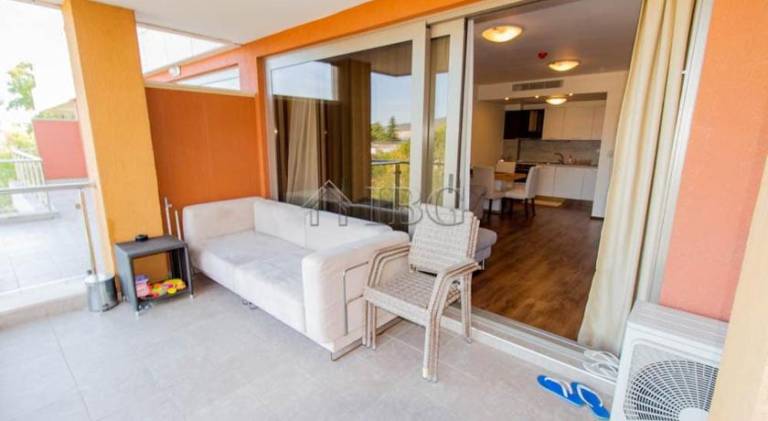 Holiday apartment with patio, private pool & garden — photo 4