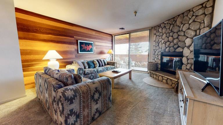 Condo with heated pool, jacuzzi & sauna — photo 4