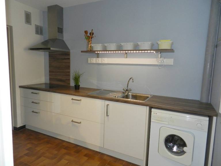 Apartment with pool — photo 4