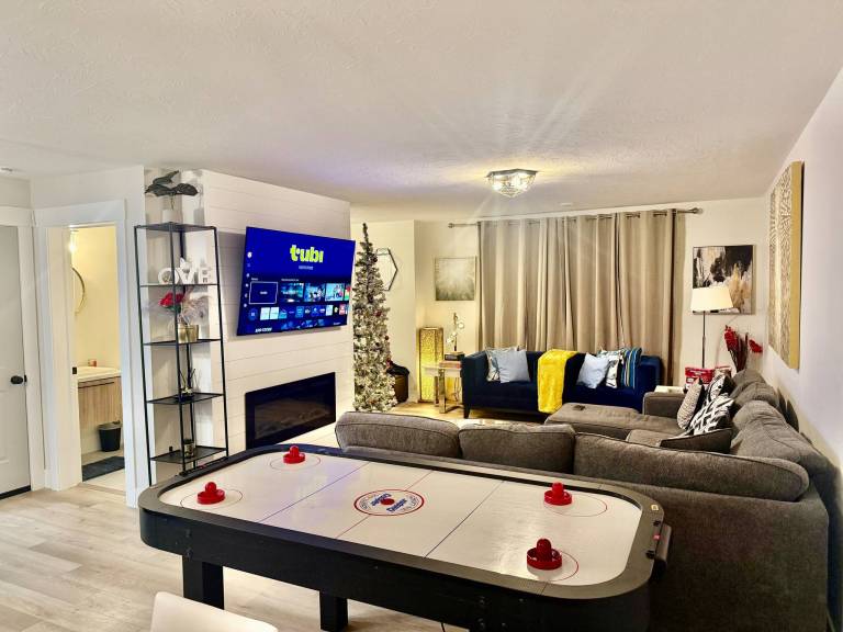 Airport Urban Oasis 4BR Familien R&uuml;ckzugsort