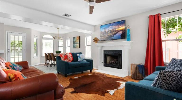 Charming vacation home with pool | Pet-friendly — photo 2