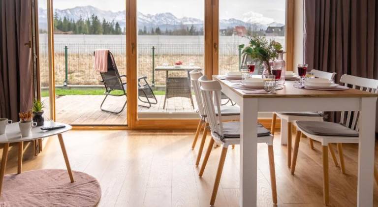 Pleasant chalet with patio, yard & barbeque | Dogs allowed — photo 2