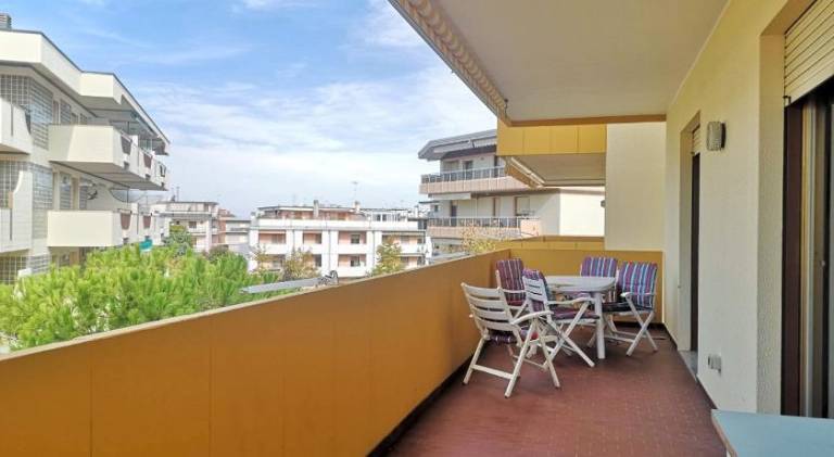 Holiday apartment with terrace — photo 4