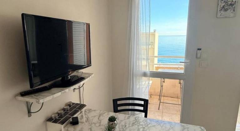 Holiday apartment | Near Promenade des Anglais | Next to the beach | Pets are welcome — photo 3