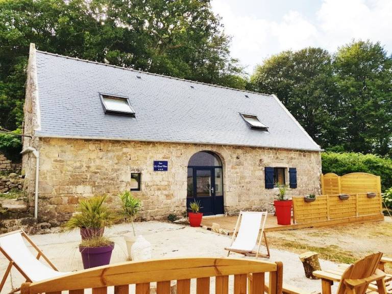 Vacation home with patio, barbecue & garden | Nature view in Quimper