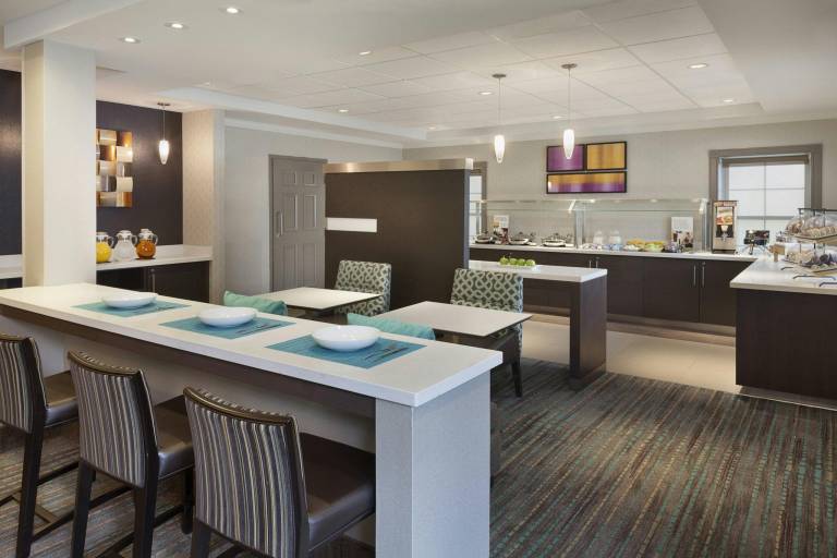 Cambridge Suites Mississauga — photo 2