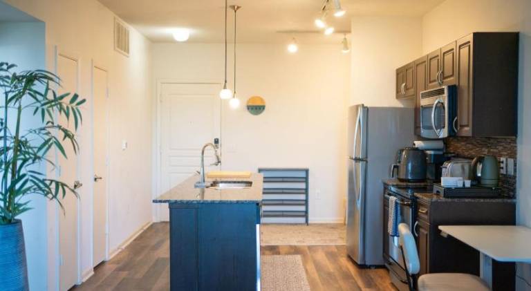 Apartment with pool — photo 5