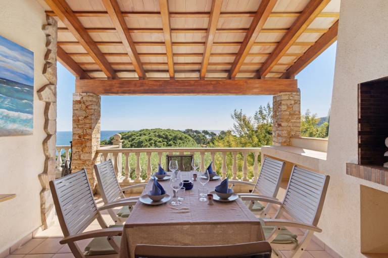 House with pool, garden & terrace | Beach view | Suitable for remote work — photo 3