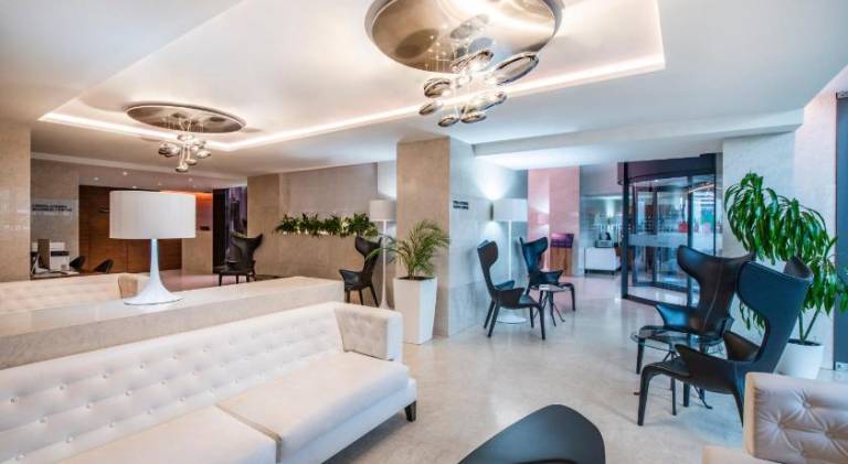 Serviced apartment with 2 rooms for 127 persons — photo 2