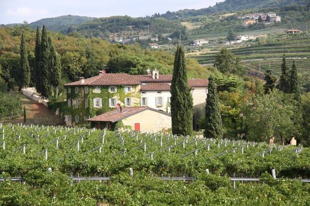 280 m&sup2; Ferienhaus