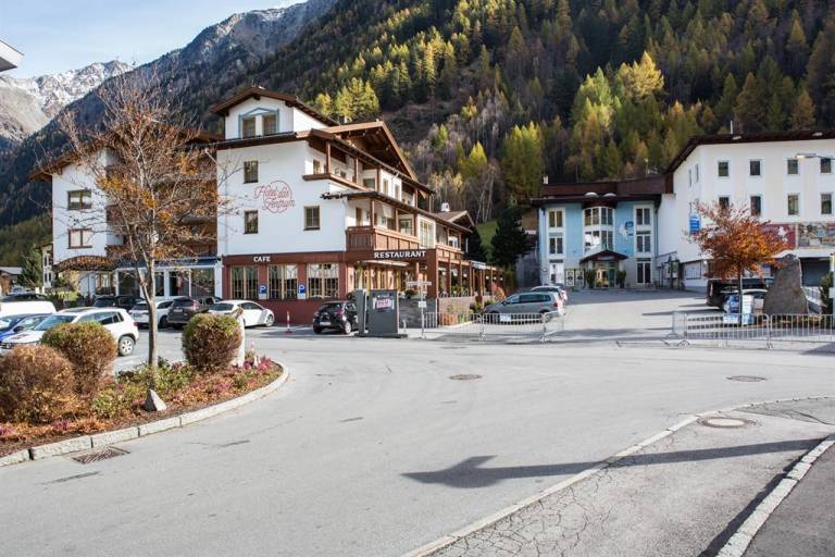 Holiday apartment with patio | Suitable for remote work in Soelden
