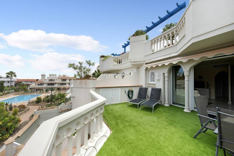 Apartamento Parque Lotos with Mountain View, Pool, Wi-Fi & Terrace — photo 3