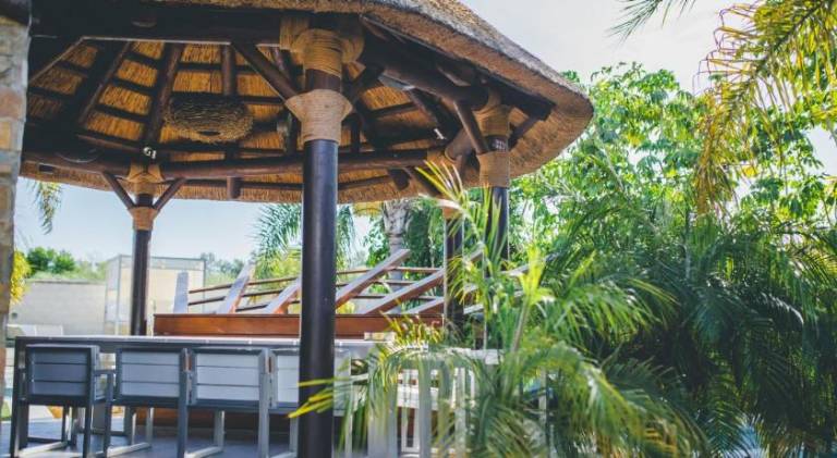 Villa with jacuzzi & pool — photo 4
