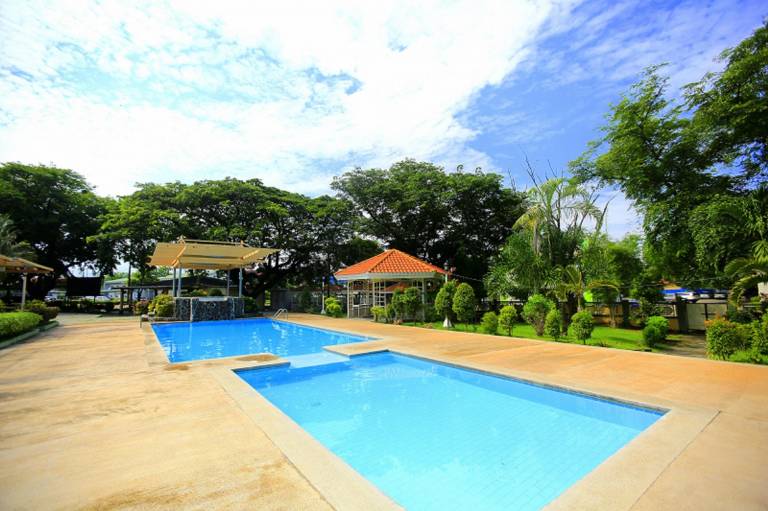 Subic Bay Peninsular Hotel in Morong