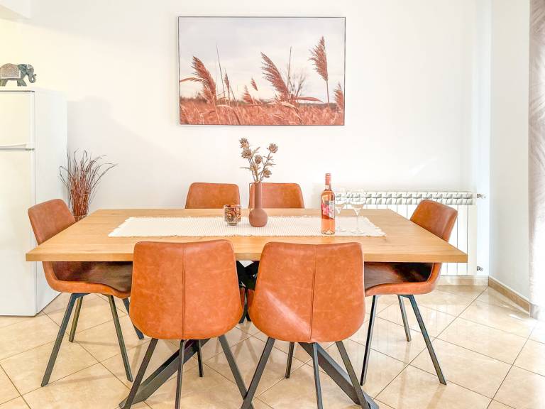 Fully equipped nice apartment with yard, grill & pool | Pet-friendly — photo 5
