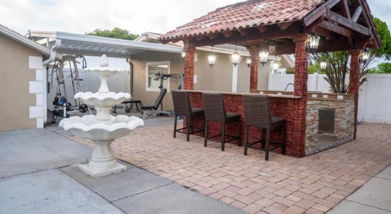 House with jacuzzi | Pet-friendly — photo 4