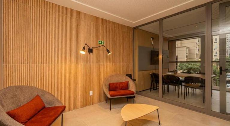 Apartment with pool — photo 3