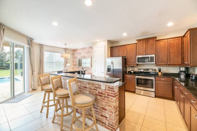 Child-friendly vacation home with jacuzzi & private pool | Pet-friendly — photo 2